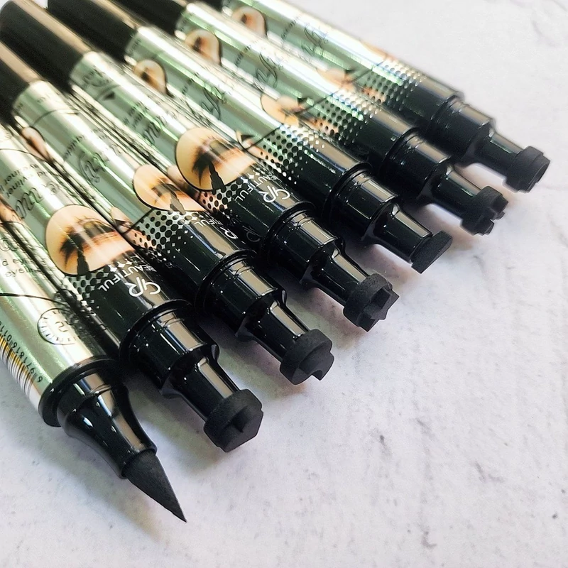 خط چشم ماژیکی دو طرفه استامپ دار رنگ مشکی گلدن