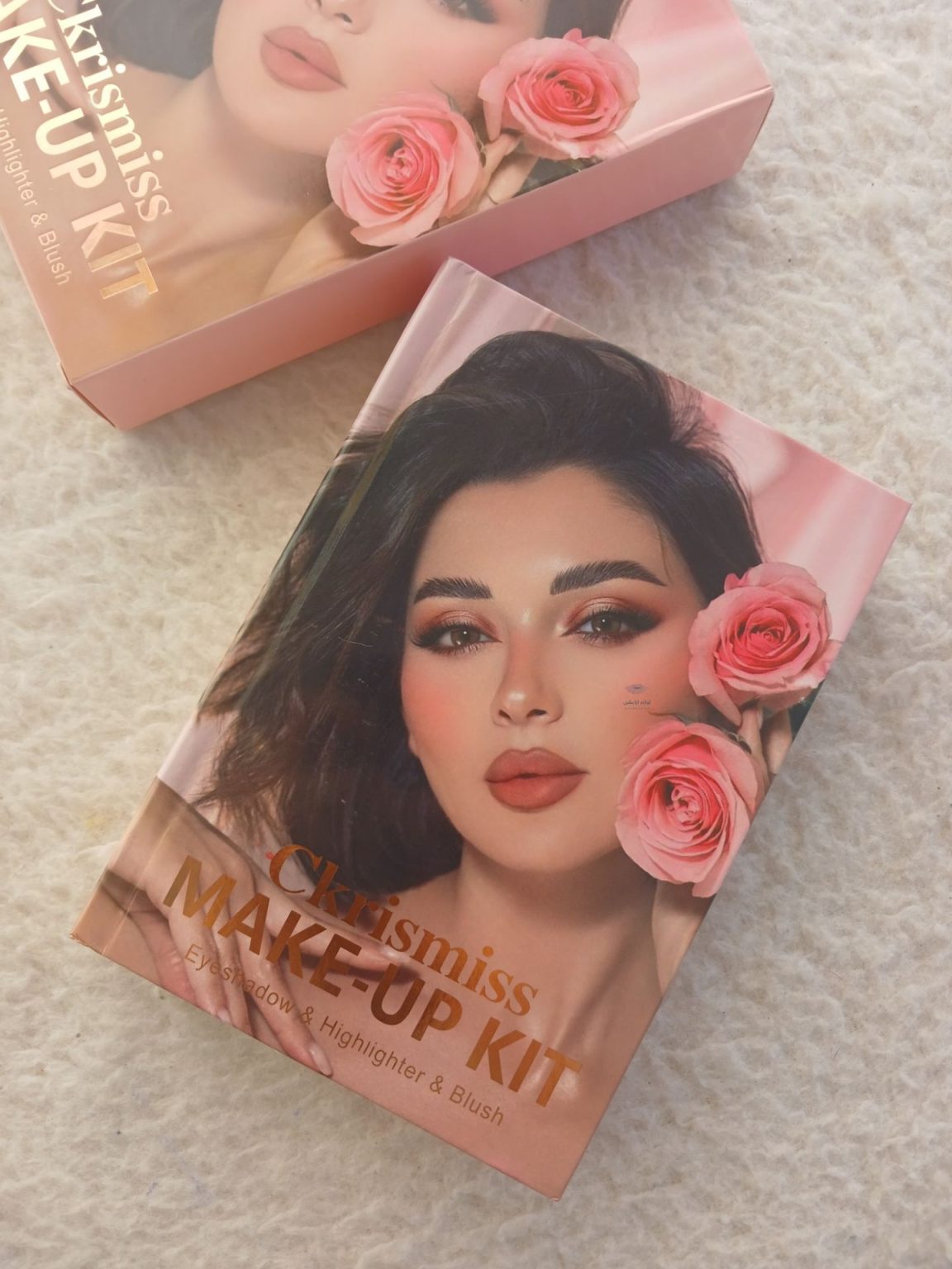 سایه کتابی دخترانه